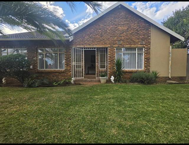 3 BEDROOM HOUSE FOR SALE IN BRACKENDOWNS